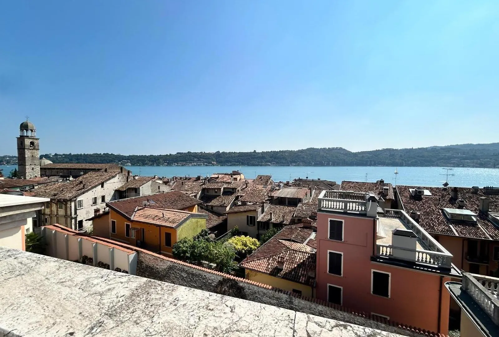 Apartment Mansarda Del Gallo Saló Italien
